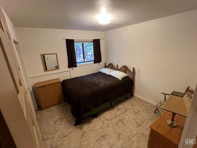 1724 Alta Sierra Road, Wofford Heights, CA 93285