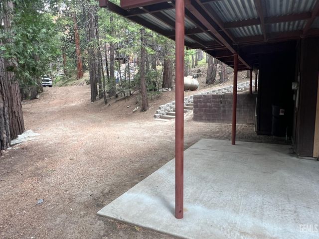 1724 Alta Sierra Road, Wofford Heights, CA 93285