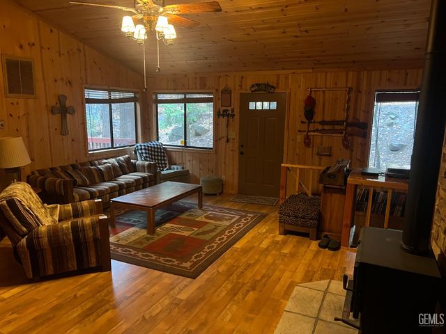 1724 Alta Sierra Road, Wofford Heights, CA 93285