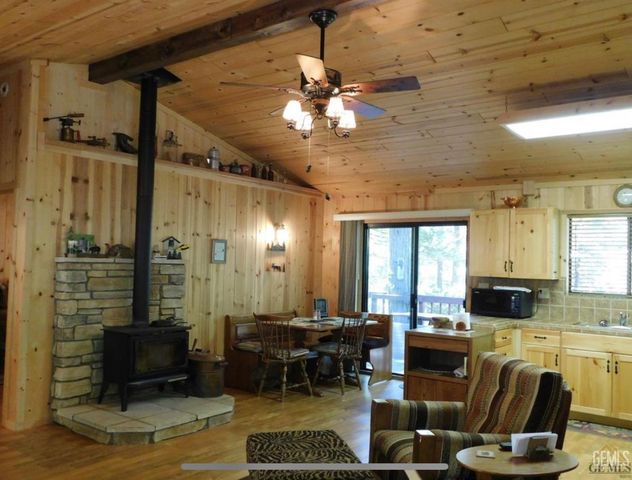 1724 Alta Sierra Road, Wofford Heights, CA 93285