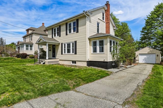 36 Queen St, Holyoke, MA 01040