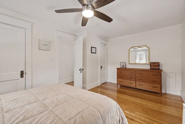 36 Queen St, Holyoke, MA 01040
