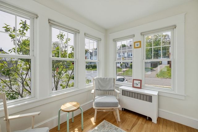 36 Queen St, Holyoke, MA 01040