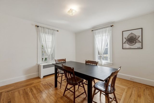 36 Queen St, Holyoke, MA 01040