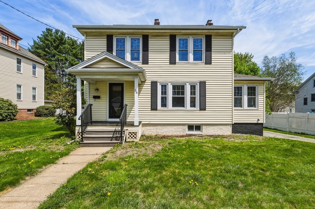 36 Queen St, Holyoke, MA 01040
