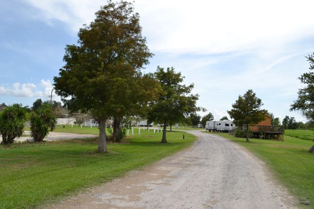 18076 Highway 3235, Galliano, LA 70354