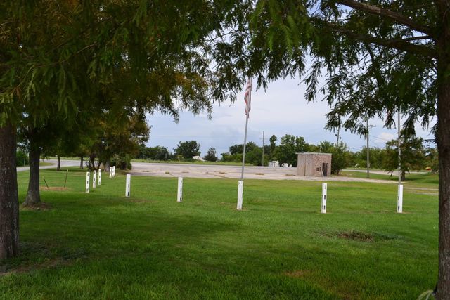 18076 Highway 3235, Galliano, LA 70354