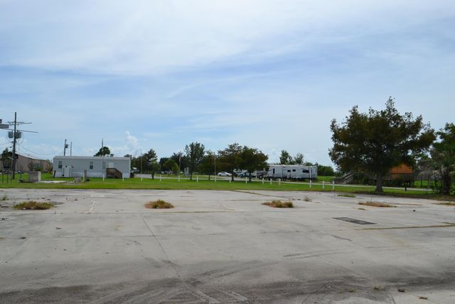 18076 Highway 3235, Galliano, LA 70354