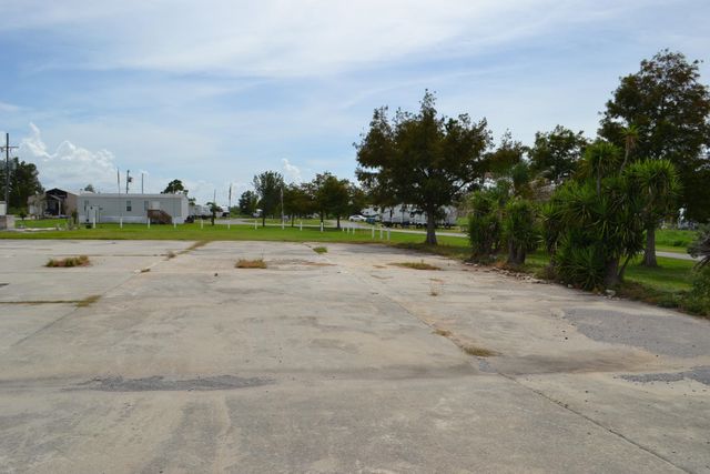 18076 Highway 3235, Galliano, LA 70354