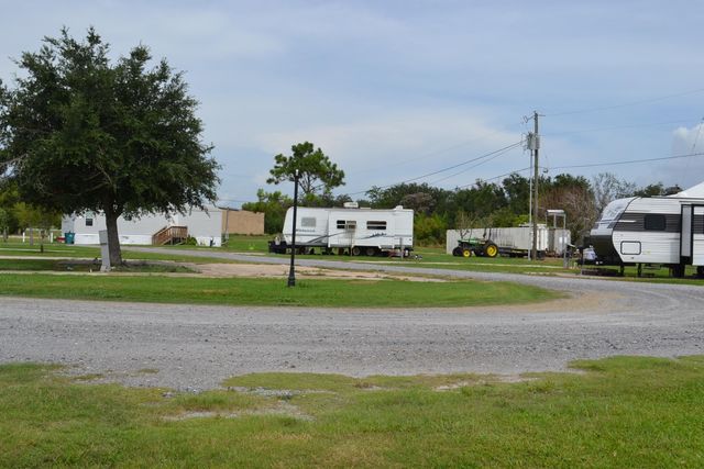 18076 Highway 3235, Galliano, LA 70354