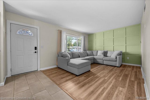 10069 Fairview Street, Taylor, MI 48180
