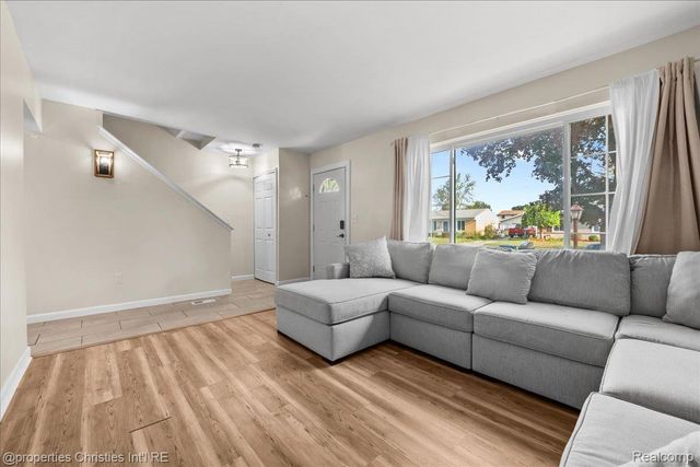 10069 Fairview Street, Taylor, MI 48180