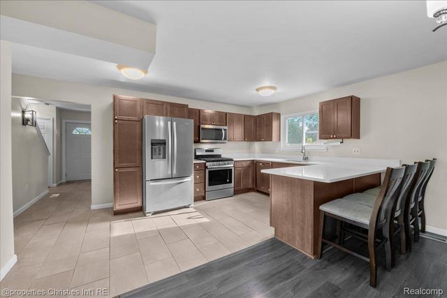 10069 Fairview Street, Taylor, MI 48180