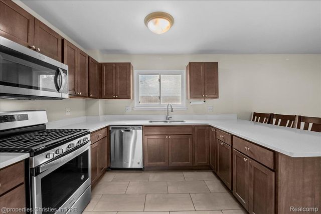 10069 Fairview Street, Taylor, MI 48180