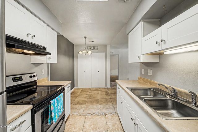 408 W PONTIAC Drive 6, Phoenix, AZ 85027