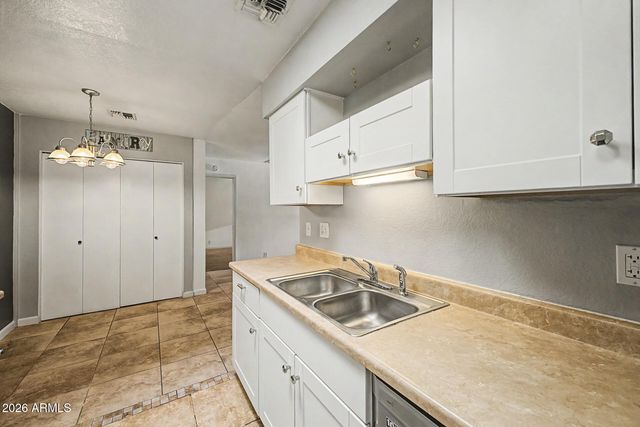 408 W PONTIAC Drive 6, Phoenix, AZ 85027