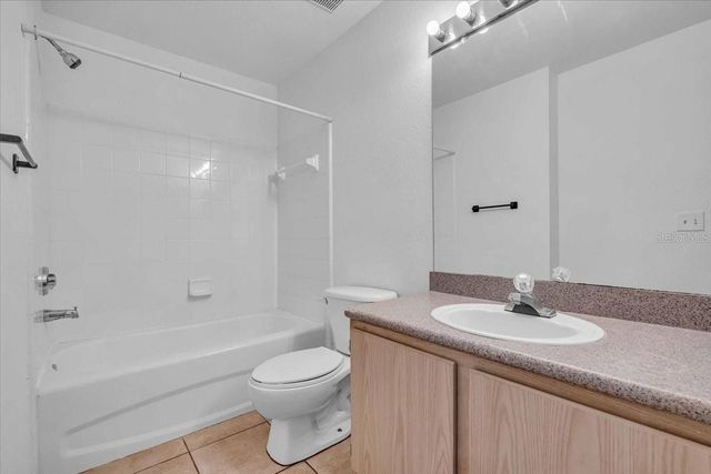 7405 VISTA WAY 202, Lakewood Ranch, FL 34202