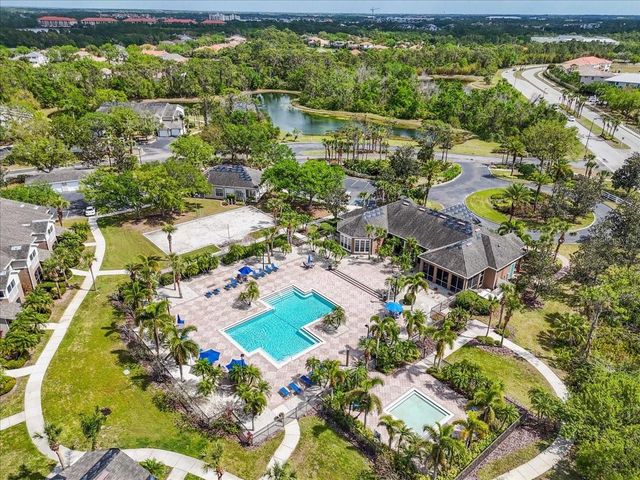 7405 VISTA WAY 202, Lakewood Ranch, FL 34202