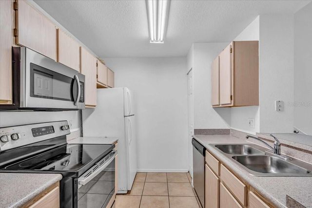 7405 VISTA WAY 202, Lakewood Ranch, FL 34202