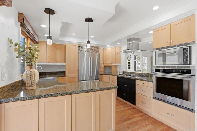 1733 Gentle Breeze Lane, Encinitas, CA 92024