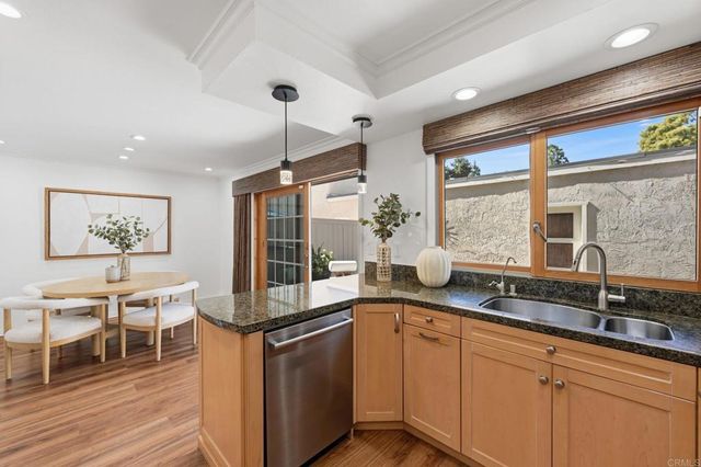 1733 Gentle Breeze Lane, Encinitas, CA 92024