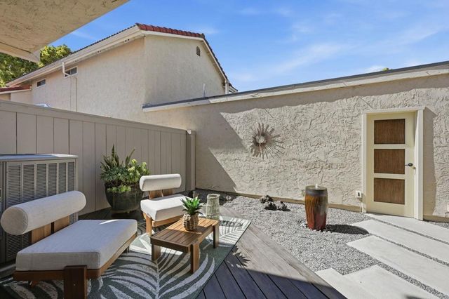 1733 Gentle Breeze Lane, Encinitas, CA 92024