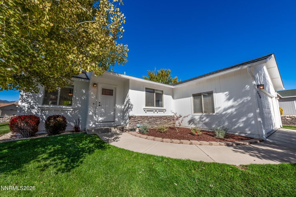 956 Ranchview Circle, Carson City, NV 89705