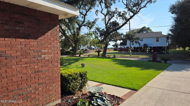 447 Russell Avenue, Long Beach, MS 39560