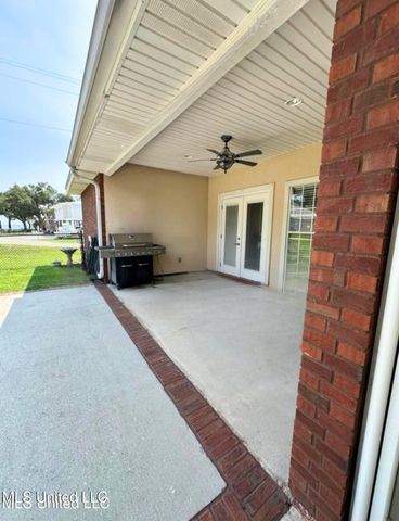 447 Russell Avenue, Long Beach, MS 39560