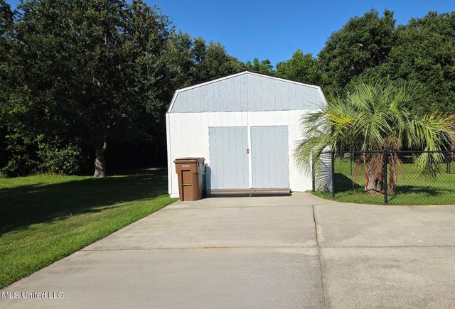 447 Russell Avenue, Long Beach, MS 39560