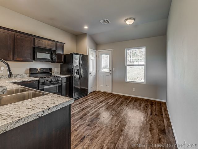 14852 S 274th East Avenue, Coweta, OK 74429