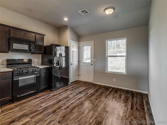 14852 S 274th East Avenue, Coweta, OK 74429