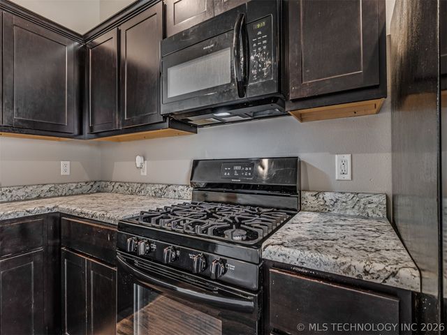 14852 S 274th East Avenue, Coweta, OK 74429