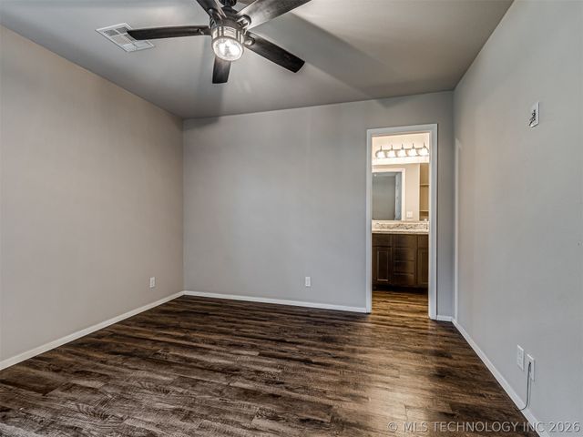 14852 S 274th East Avenue, Coweta, OK 74429