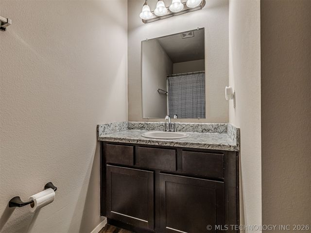 14852 S 274th East Avenue, Coweta, OK 74429