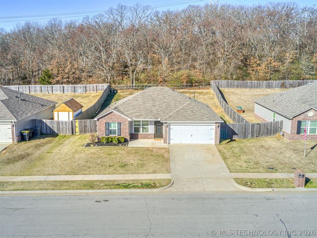 14852 S 274th East Avenue, Coweta, OK 74429