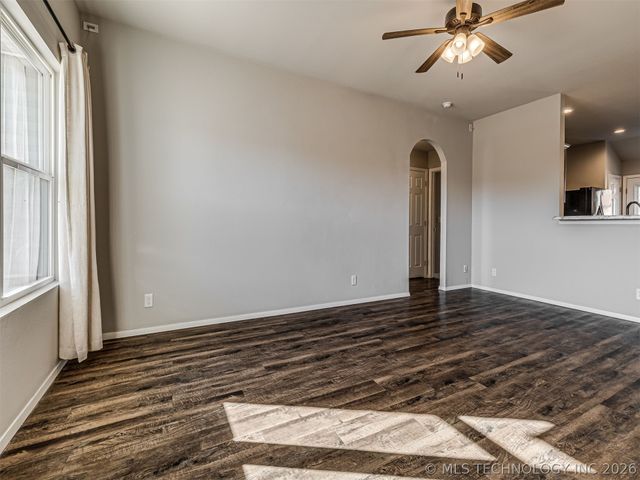 14852 S 274th East Avenue, Coweta, OK 74429