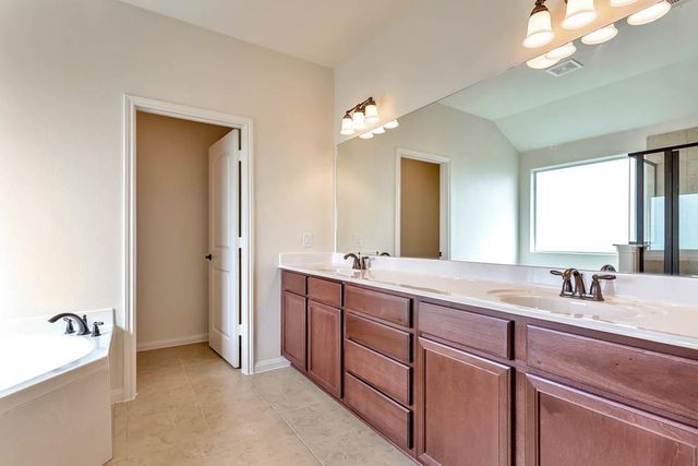 1673 Breanna LN, Kyle, TX 78640