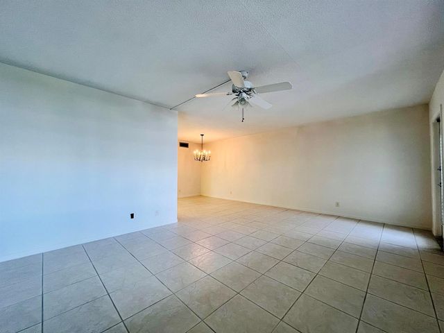 107 Wellington D, West Palm Beach, FL 33417
