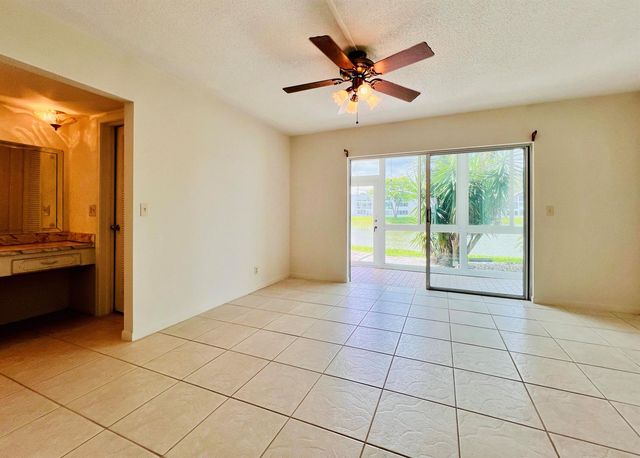 107 Wellington D, West Palm Beach, FL 33417