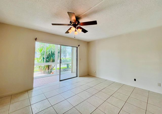 107 Wellington D, West Palm Beach, FL 33417