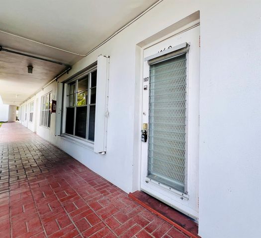 107 Wellington D, West Palm Beach, FL 33417