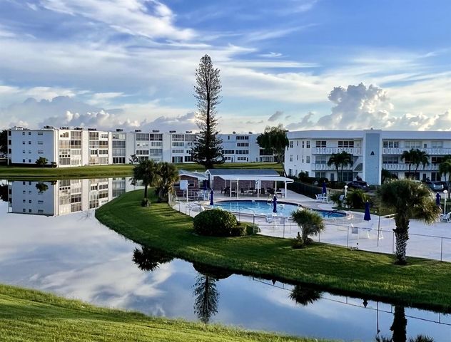 107 Wellington D, West Palm Beach, FL 33417