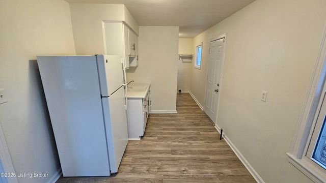 929 Beecher St, Louisville, KY 40215