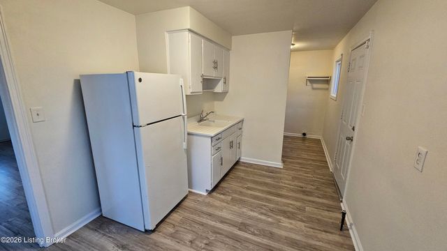 929 Beecher St, Louisville, KY 40215