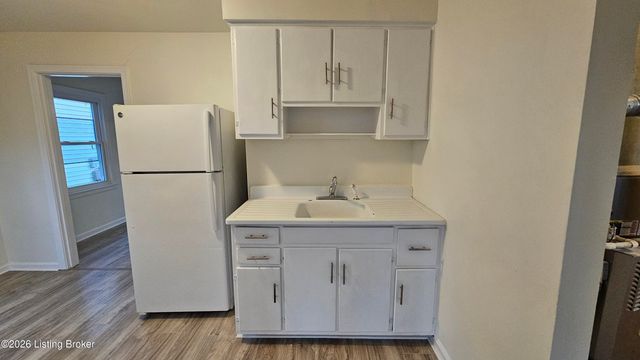 929 Beecher St, Louisville, KY 40215