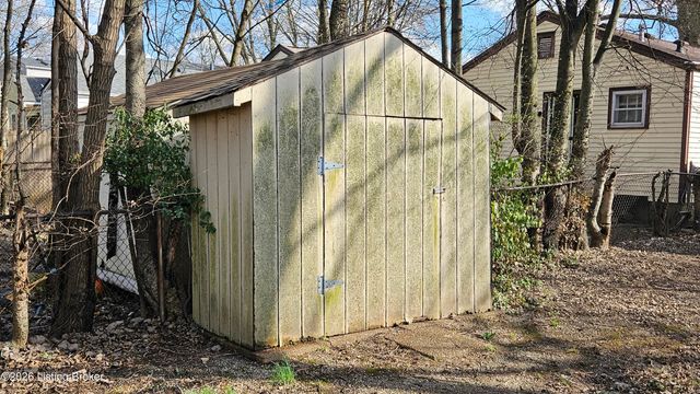 929 Beecher St, Louisville, KY 40215