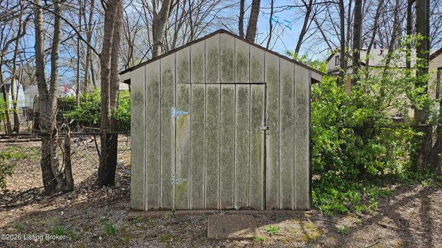 929 Beecher St, Louisville, KY 40215
