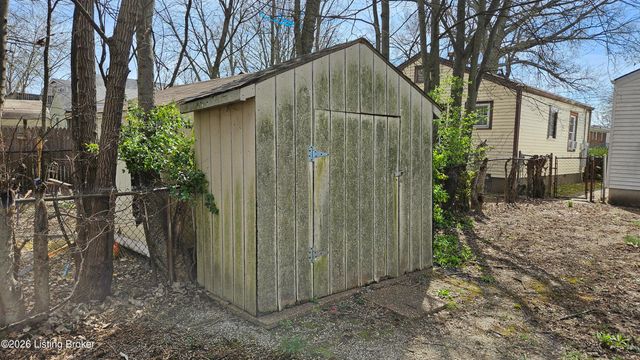 929 Beecher St, Louisville, KY 40215