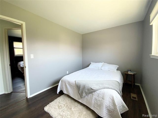 27323 Crestwood Drive, Warren, MI 48088